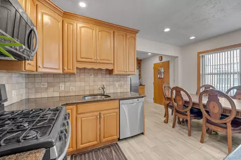 Kitchen - 13835 64th Ave, Flushing, NY 11367 photo 1 of 2