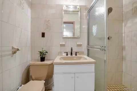 Bath - 13835 64th Ave, Flushing, NY 11367 photo 1 of 3