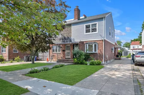 Exterior - 13835 64th Ave, Flushing, NY 11367 photo 4 of 4