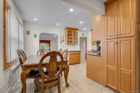 Dining - 13835 64th Ave, Flushing, NY 11367 photo 2 of 2