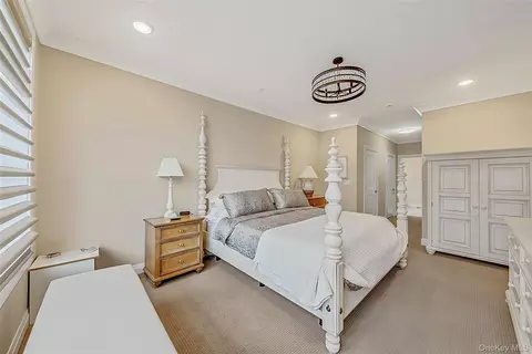 Bedroom - 52102 Beech Tree Ln, Plainview, NY 11803 photo 1 of 2