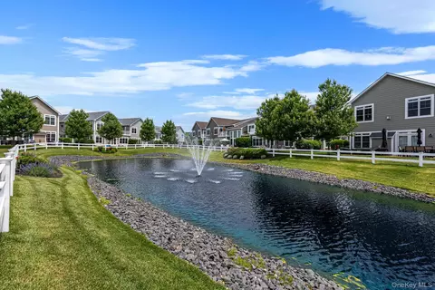 View/Area - 52102 Beech Tree Ln, Plainview, NY 11803 photo 1 of 2