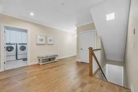Entry Way - 52102 Beech Tree Ln, Plainview, NY 11803 photo 1 of 2