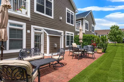 Other - 52102 Beech Tree Ln, Plainview, NY 11803 photo 1 of 12