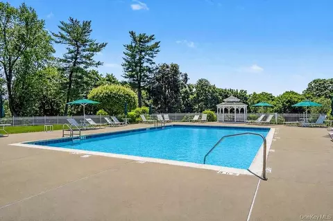 Exterior - 137 Fields Ln, Peekskill, NY 10566 photo 3 of 4