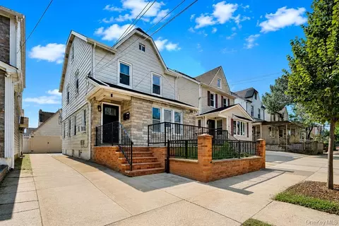 9314 211th St, New York, NY 11428