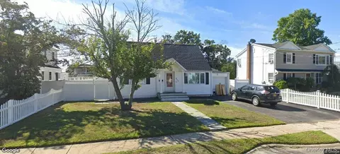 552 18th St, West Babylon, NY 11704