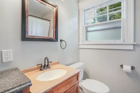 Bath - 170 Hooker Ave, Poughkeepsie, NY 12603 photo 1 of 2