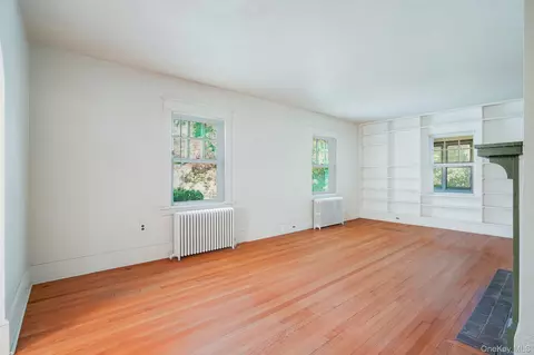 Living - 170 Hooker Ave, Poughkeepsie, NY 12603 photo 3 of 4