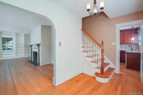 Entry Way - 170 Hooker Ave, Poughkeepsie, NY 12603 photo 1 of 1