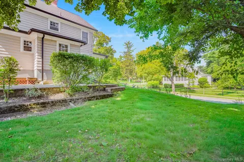Exterior - 170 Hooker Ave, Poughkeepsie, NY 12603 photo 5 of 6