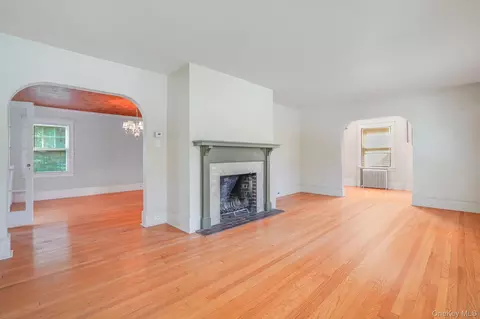 Living - 170 Hooker Ave, Poughkeepsie, NY 12603 photo 2 of 4