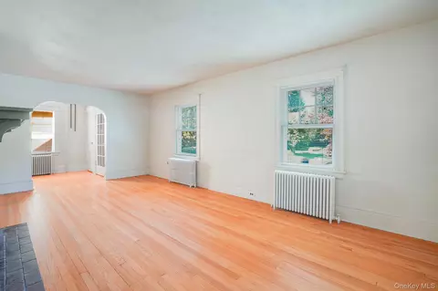 Living - 170 Hooker Ave, Poughkeepsie, NY 12603 photo 4 of 4