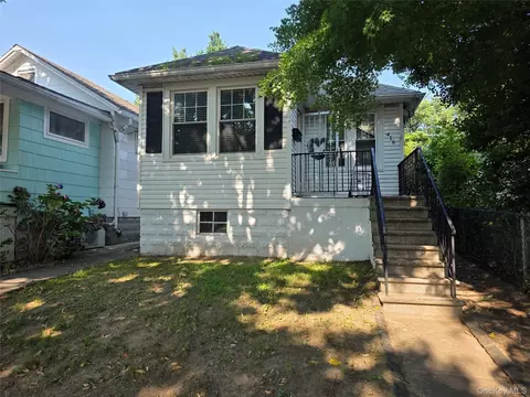 416 Minnieford Ave, New York, NY 10464