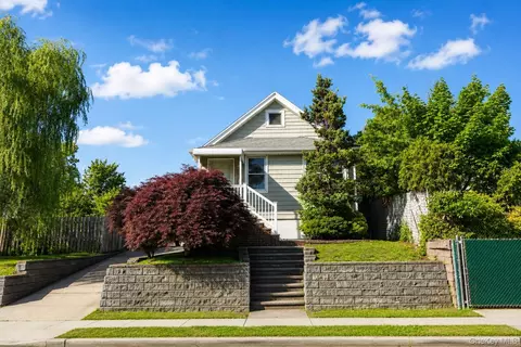11 Osborn Ave, Staten Island, NY 10308