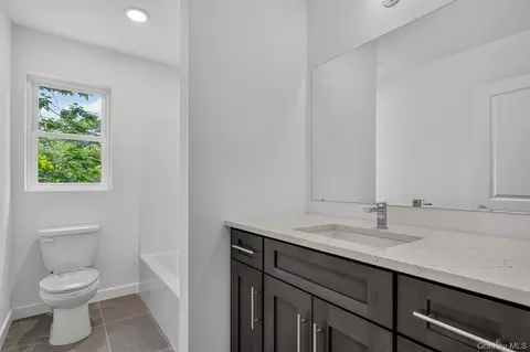 Bath - 1 Hulse St, Wallkill, NY 10940 photo 3 of 3