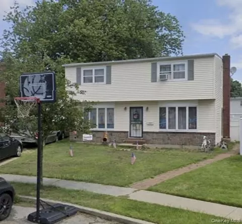 1603 Irving Ct, North Bellmore, NY 11710