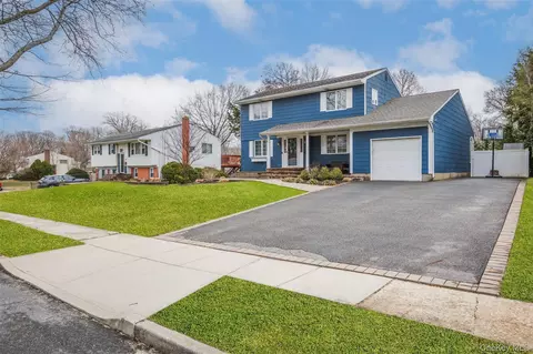 Exterior - 37 Bethany Dr, Commack, NY 11725 photo 3 of 6