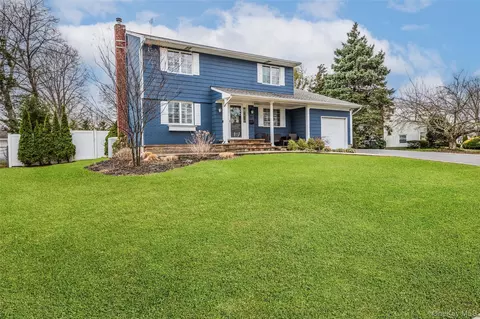 Exterior - 37 Bethany Dr, Commack, NY 11725 photo 2 of 6