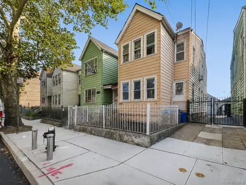 90-58 180th St, Jamaica, NY 11432