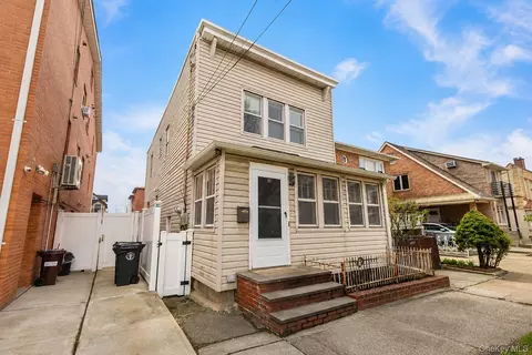 6117 165th St, New York, NY 11365