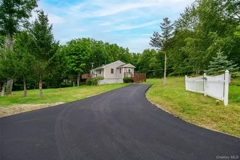 20 Townsend Ext, Beekman, NY 12540