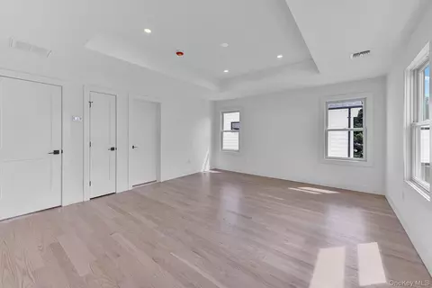 Bedroom - 21 Cypress Ave, Bethpage, NY 11714 photo 7 of 8