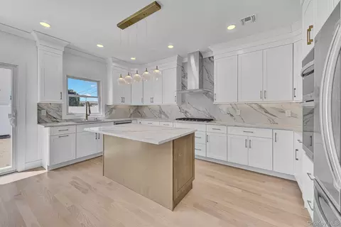 Kitchen - 21 Cypress Ave, Bethpage, NY 11714 photo 1 of 3