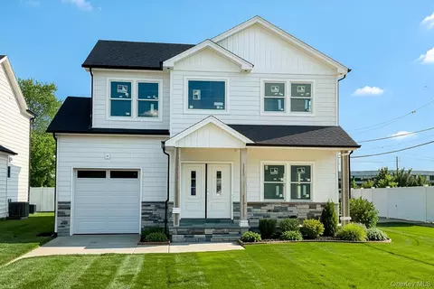 21 Cypress Ave, Bethpage, NY 11714