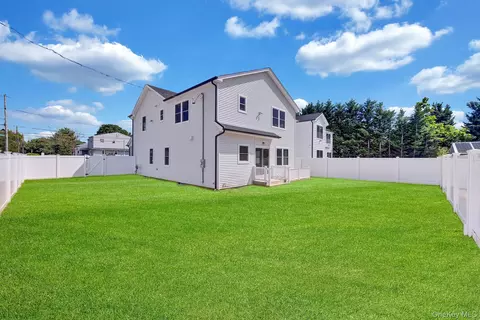 Exterior - 21 Cypress Ave, Bethpage, NY 11714 photo 6 of 6