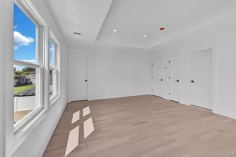 Bedroom - 21 Cypress Ave, Bethpage, NY 11714 photo 8 of 8