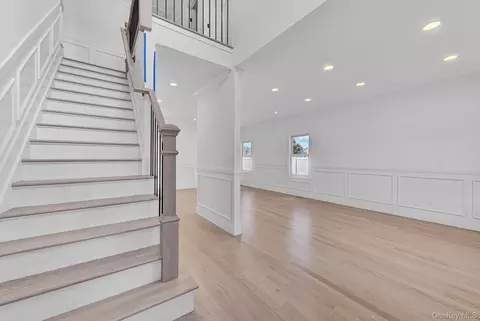 Entry Way - 21 Cypress Ave, Bethpage, NY 11714 photo 1 of 1