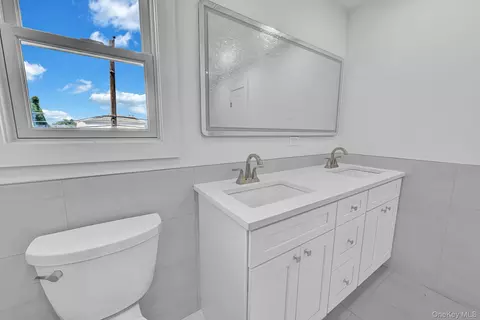 Bath - 21 Cypress Ave, Bethpage, NY 11714 photo 3 of 5