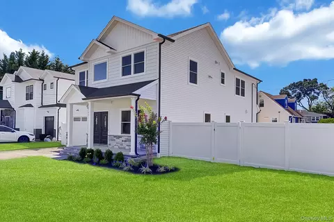 Exterior - 21 Cypress Ave, Bethpage, NY 11714 photo 3 of 6