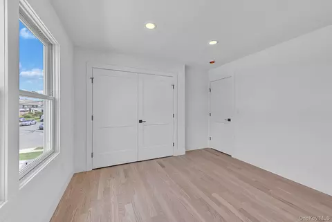 Bedroom - 21 Cypress Ave, Bethpage, NY 11714 photo 6 of 8