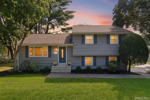 48 Eberling Dr, Clarkstown, NY 10956