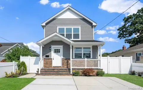 710 Franklin Ave, Massapequa, NY 11758
