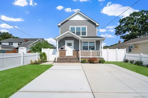 710 Franklin Ave, Massapequa, NY 11758