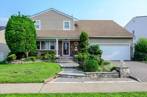 1292 Park St, Atlantic Beach, NY 11509