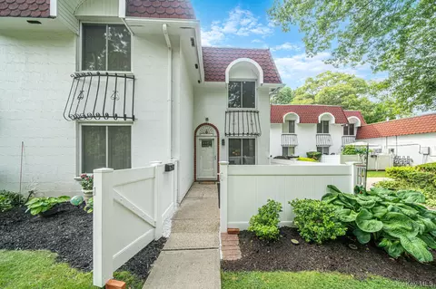 401 Birchwood Rd, Medford, NY 11763