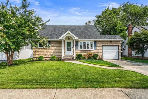 235 N Kings Ave, North Massapequa, NY 11758