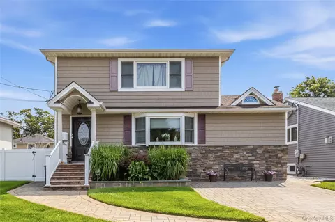 1761 Harold Ave, Wantagh, NY 11793