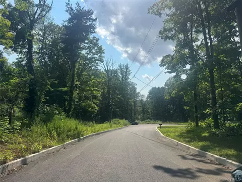 12 East Ln, North Castle, NY 10504
