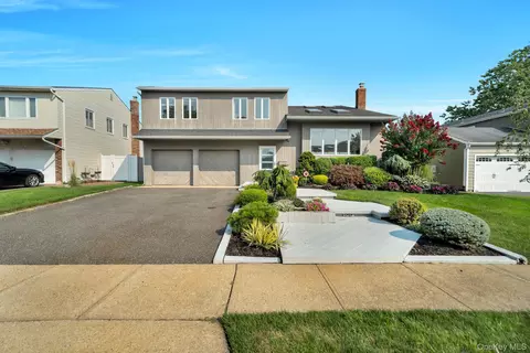 3087 Lydia Ln, Bellmore, NY 11710