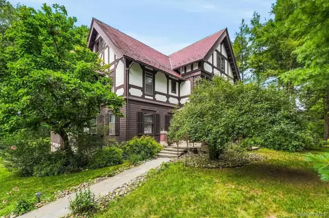 Exterior - 83 Hooker Ave, Poughkeepsie, NY 12601 photo 2 of 9
