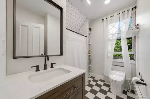 Bath - 83 Hooker Ave, Poughkeepsie, NY 12601 photo 3 of 3
