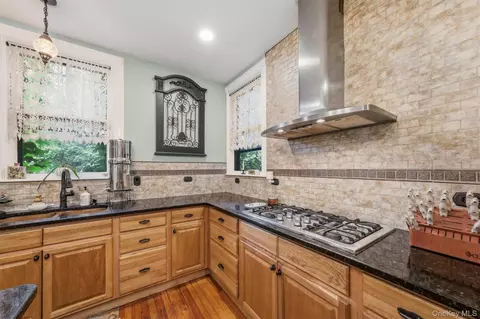 Kitchen - 83 Hooker Ave, Poughkeepsie, NY 12601 photo 3 of 5