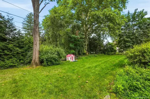 Exterior - 83 Hooker Ave, Poughkeepsie, NY 12601 photo 8 of 9