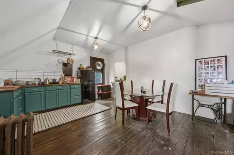 Dining - 83 Hooker Ave, Poughkeepsie, NY 12601 photo 4 of 4