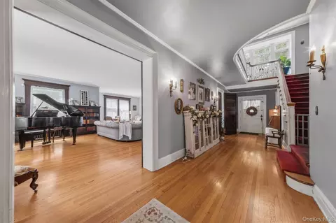 Entry Way - 83 Hooker Ave, Poughkeepsie, NY 12601 photo 1 of 6